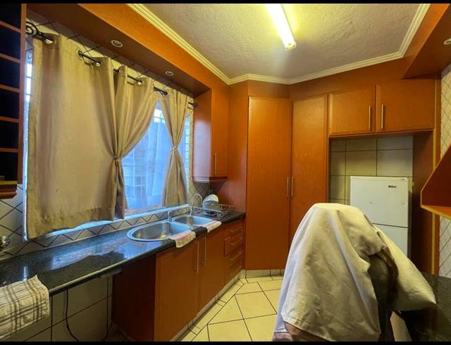 2 BEDROOM TOWNHOUSE FOR SALE IN EDLEEN